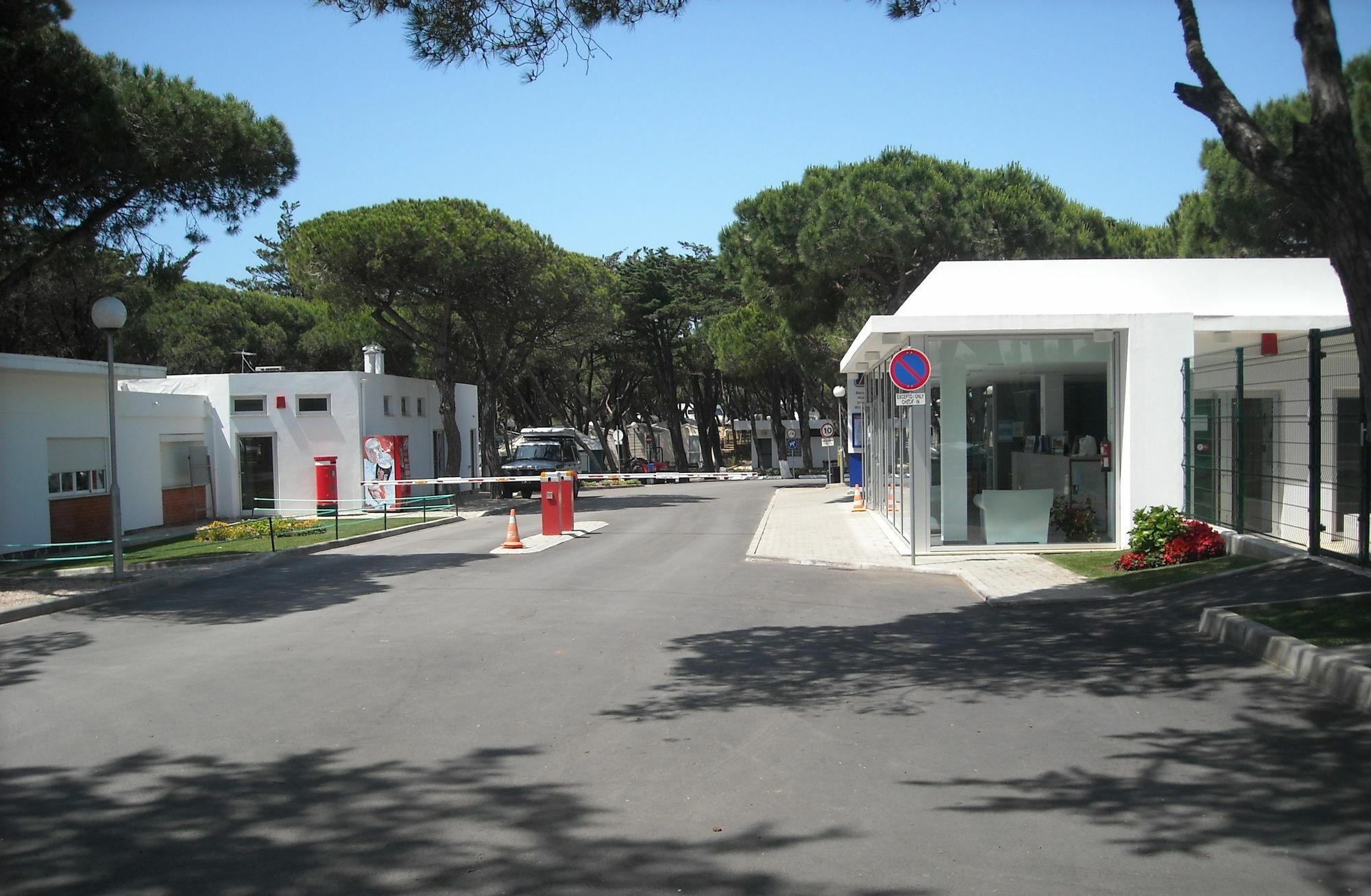 Orbitur Guincho Bungalows - Caravan Park Cascais Dış mekan fotoğraf